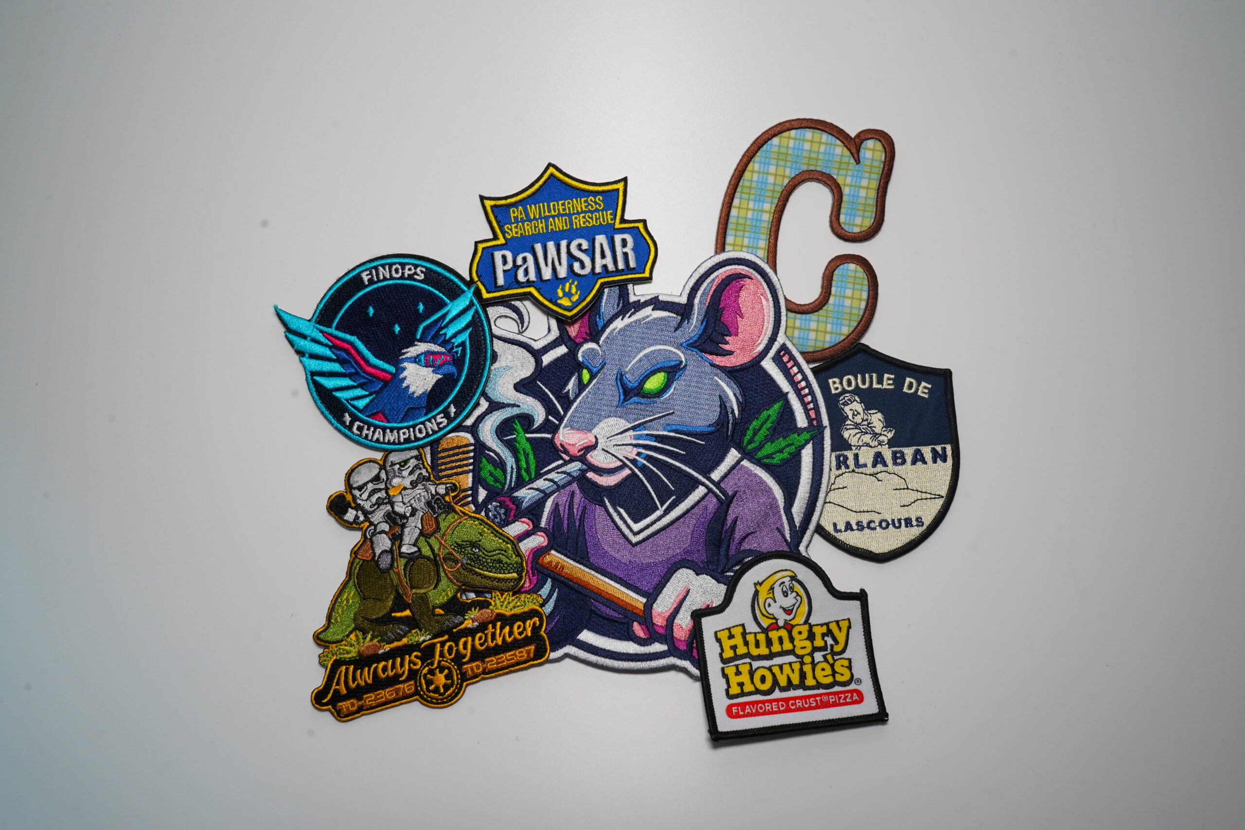 Exemples de patchs suivant la forme du logo