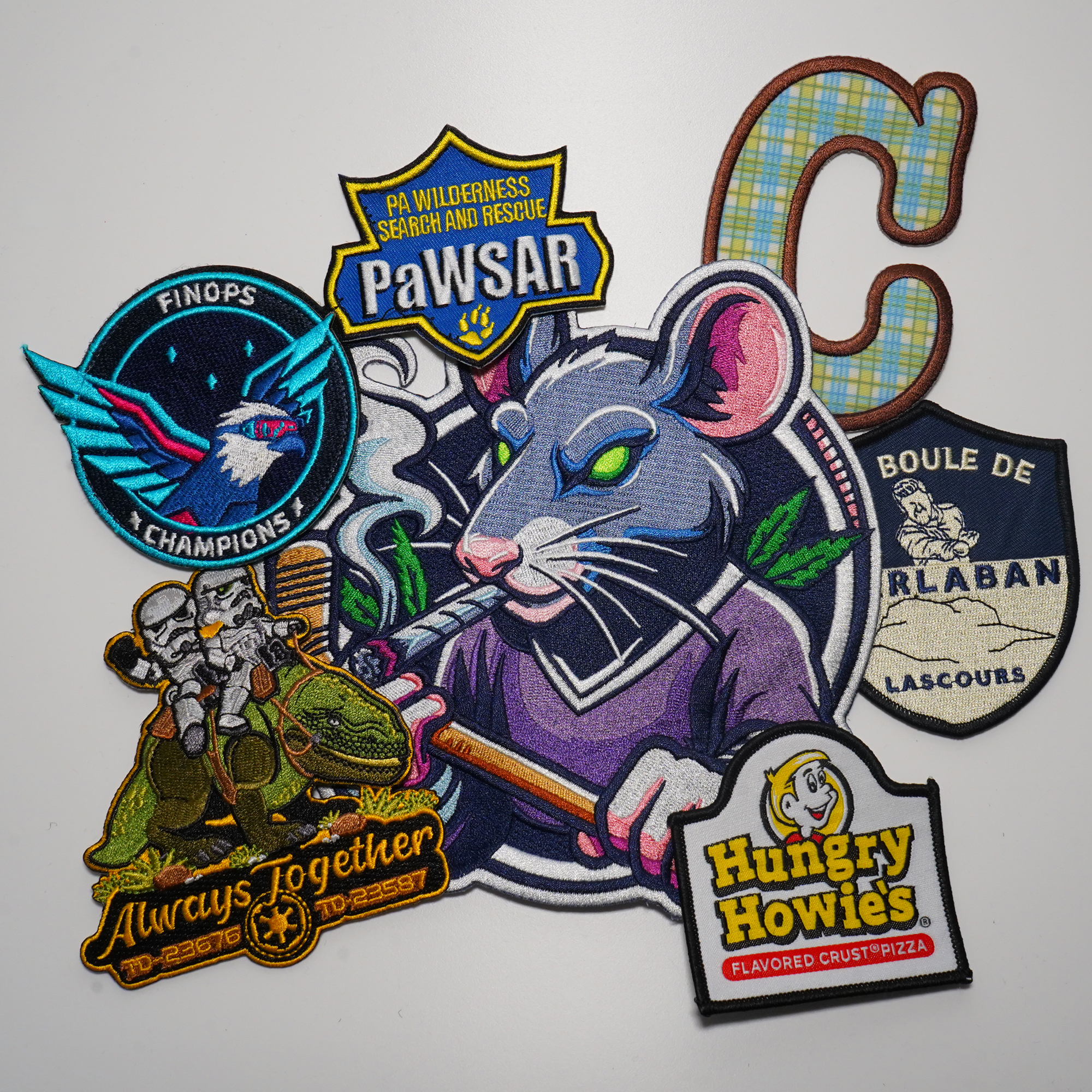 Exemple de patch découpé selon la forme du logo